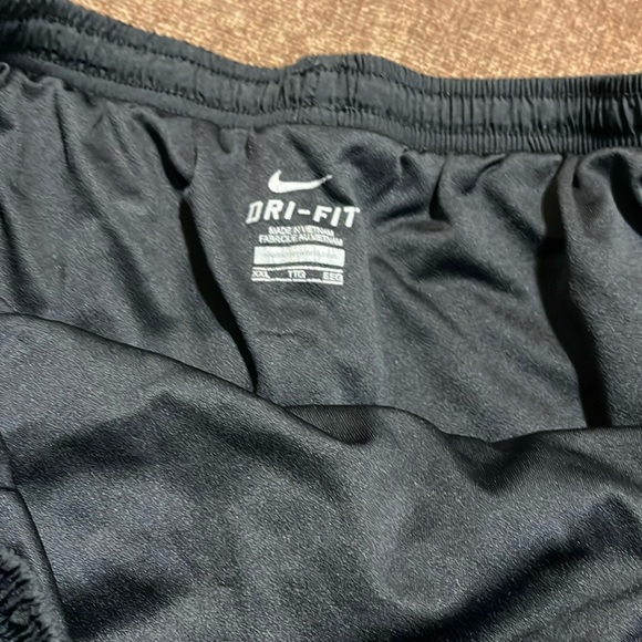 Men’s Nike Brief- Lined Dri-Fit Black Shorts, Size XXL - Picture 3 of 7
